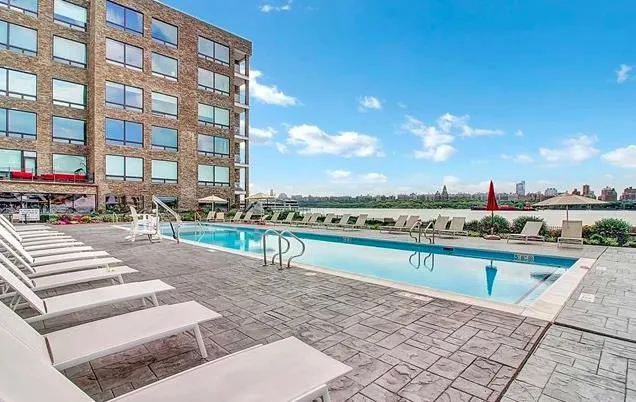9 SOMERSET LANE Edgewater, NJ 07020