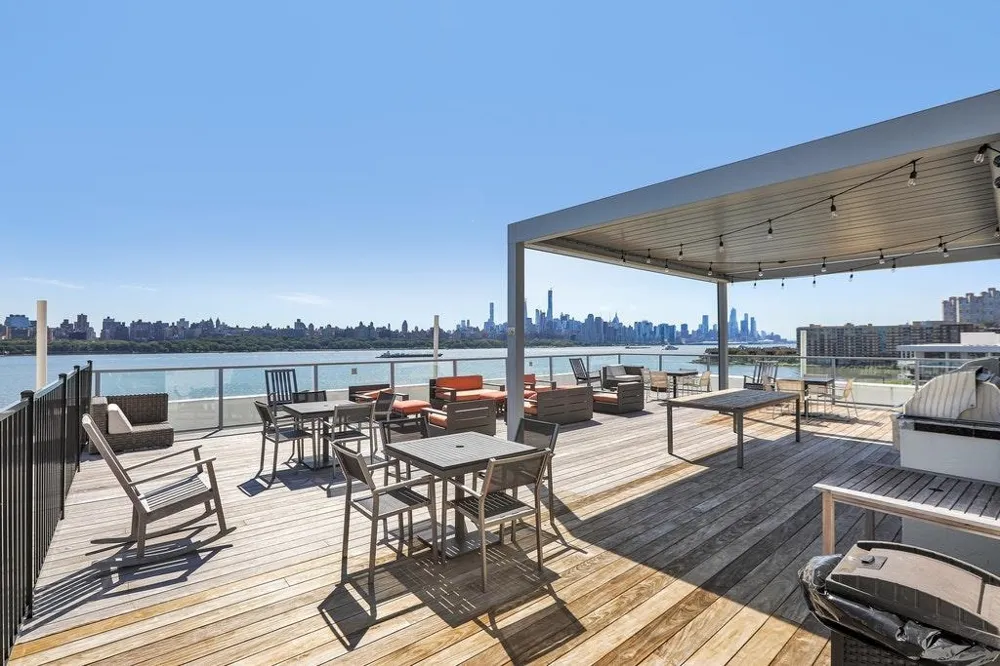 9 SOMERSET LANE Edgewater, NJ 07020