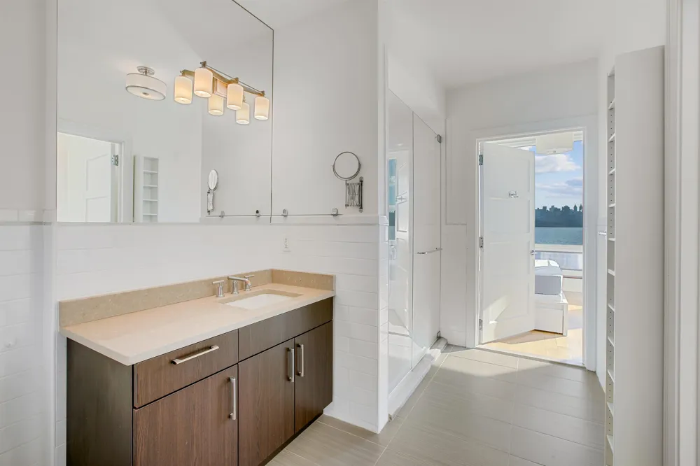 9 SOMERSET LANE Edgewater, NJ 07020