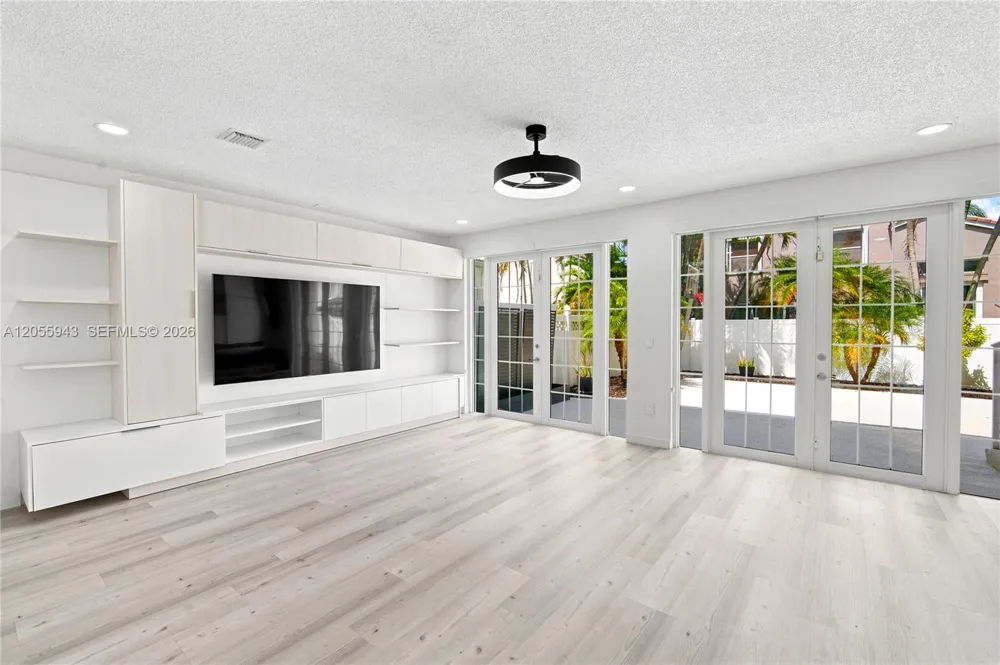1457 NW 159th Ln Pembroke Pines, FL 33028