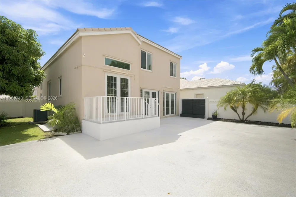 1457 NW 159th Ln Pembroke Pines, FL 33028