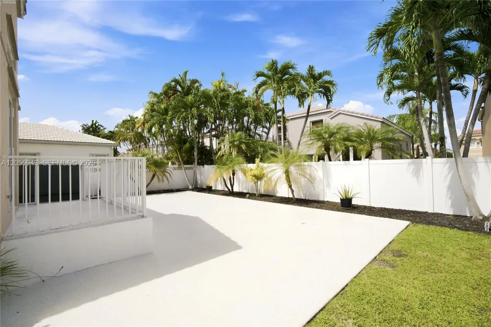 1457 NW 159th Ln Pembroke Pines, FL 33028