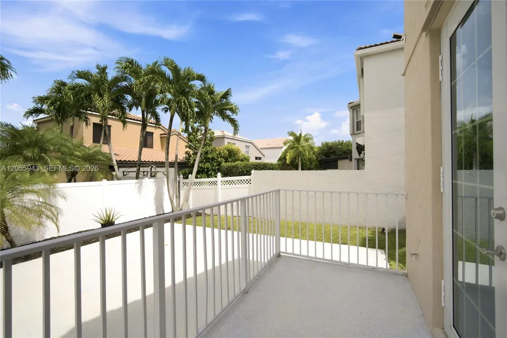 1457 NW 159th Ln Pembroke Pines, FL 33028