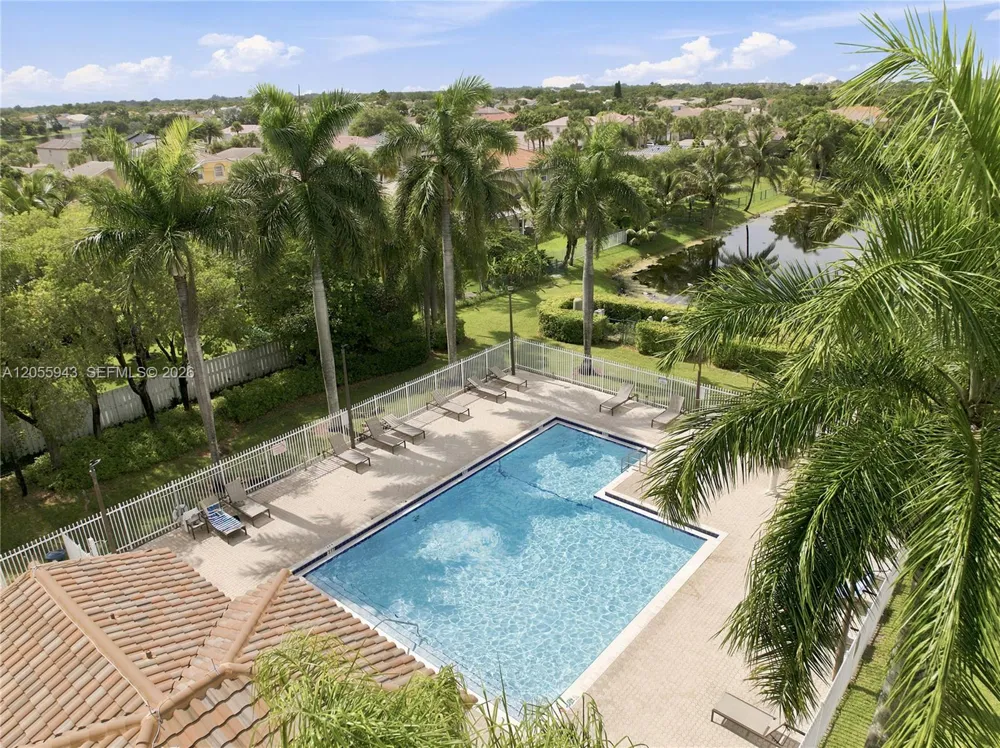 1457 NW 159th Ln Pembroke Pines, FL 33028