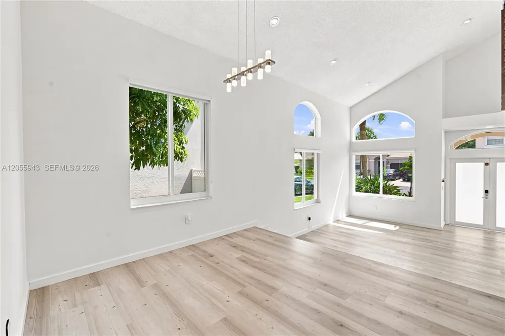 1457 NW 159th Ln Pembroke Pines, FL 33028