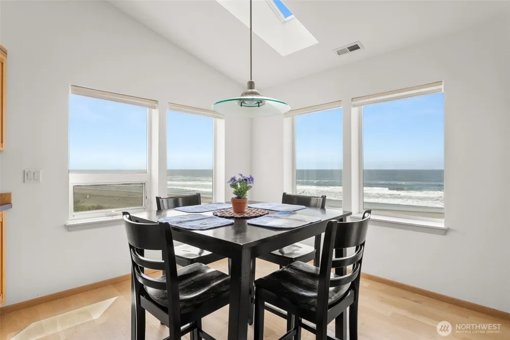 511 Dune Crest Drive Westport, WA 98595