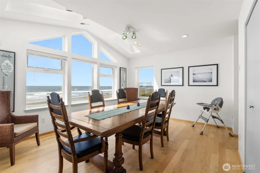 511 Dune Crest Drive Westport, WA 98595