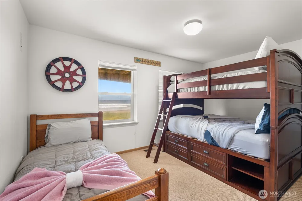 511 Dune Crest Drive Westport, WA 98595