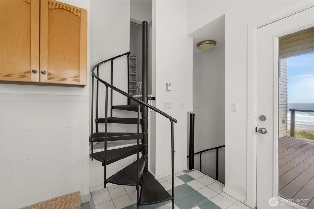 511 Dune Crest Drive Westport, WA 98595