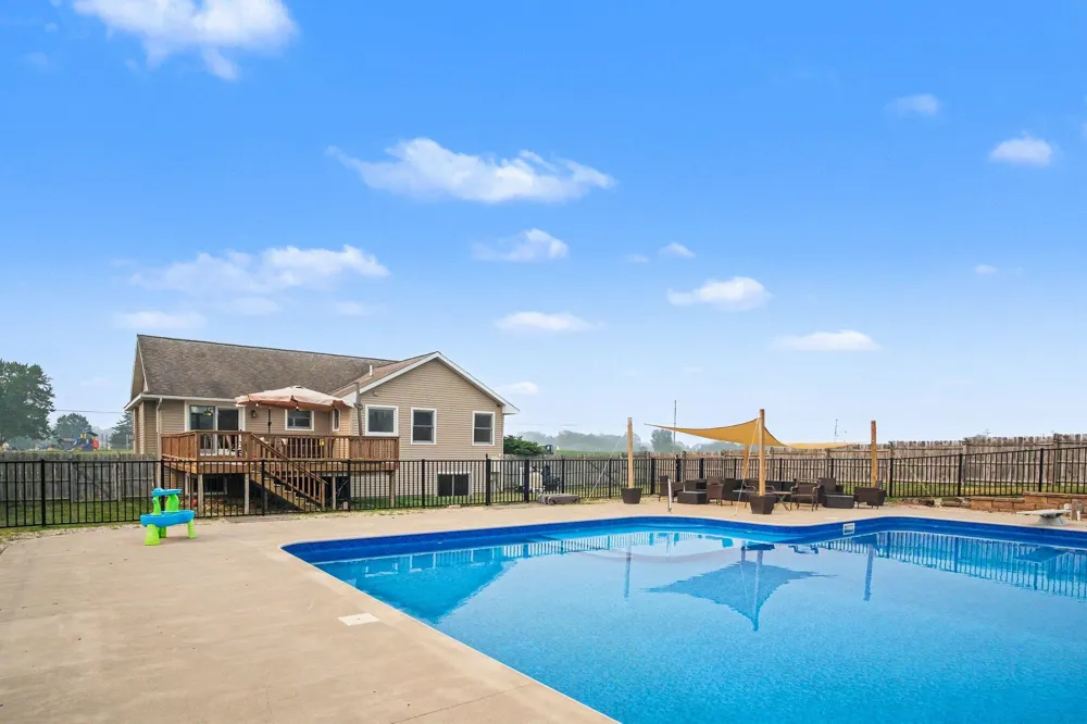 623 W 44th Street Fremont City, MI 49412