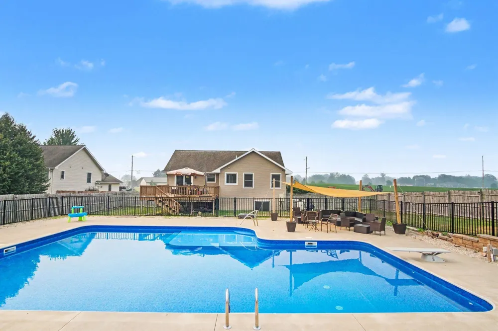 623 W 44th Street Fremont City, MI 49412