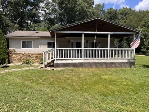 162 W Robertson