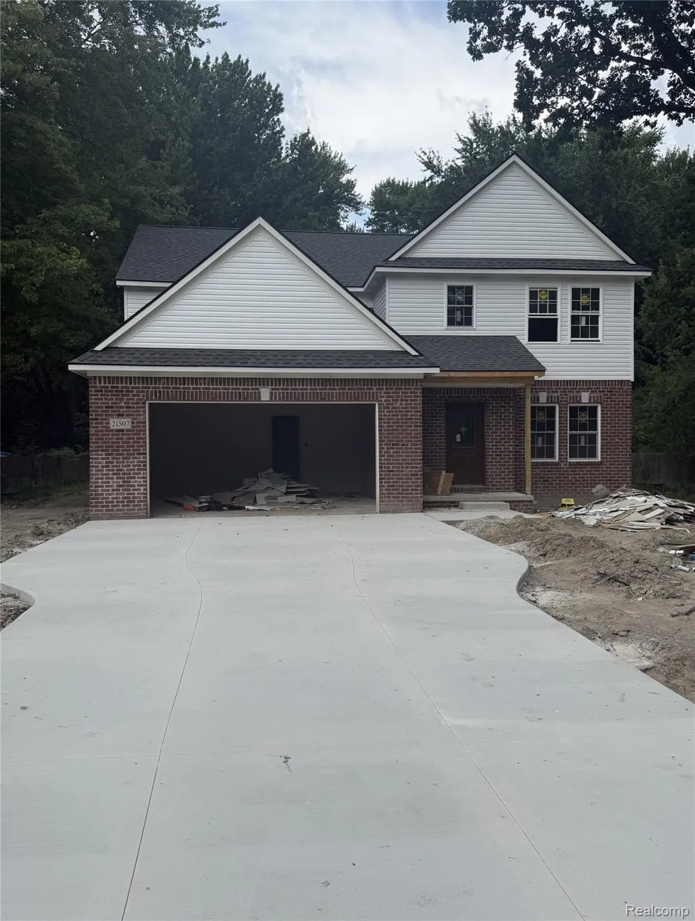 21507 Randall Street Farmington Hills City, MI 48336