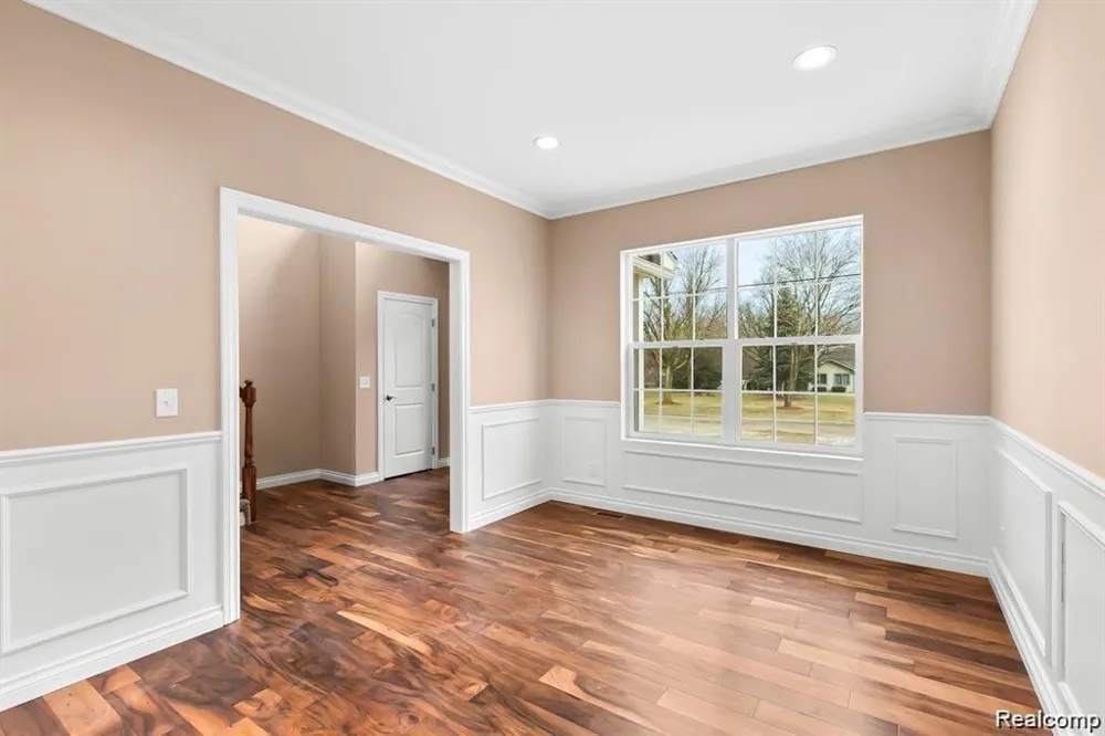 21507 Randall Street Farmington Hills City, MI 48336