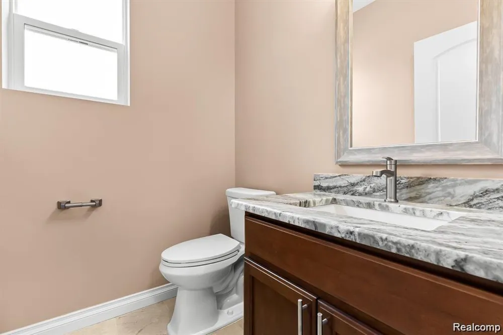21507 Randall Street Farmington Hills City, MI 48336