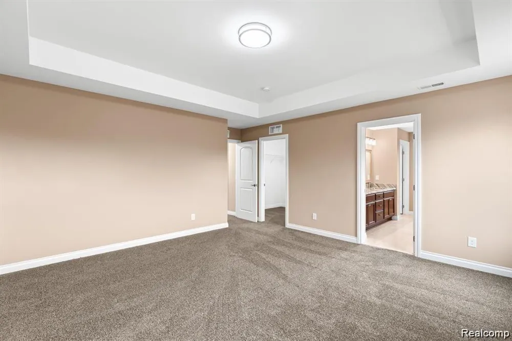 21507 Randall Street Farmington Hills City, MI 48336