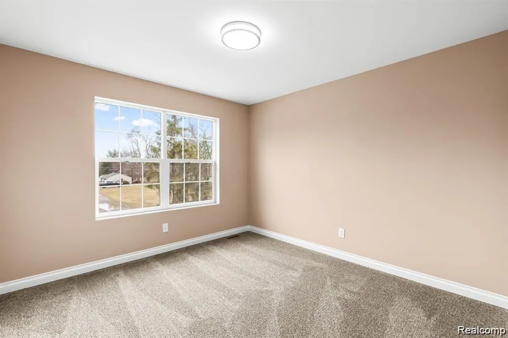 21507 Randall Street Farmington Hills City, MI 48336