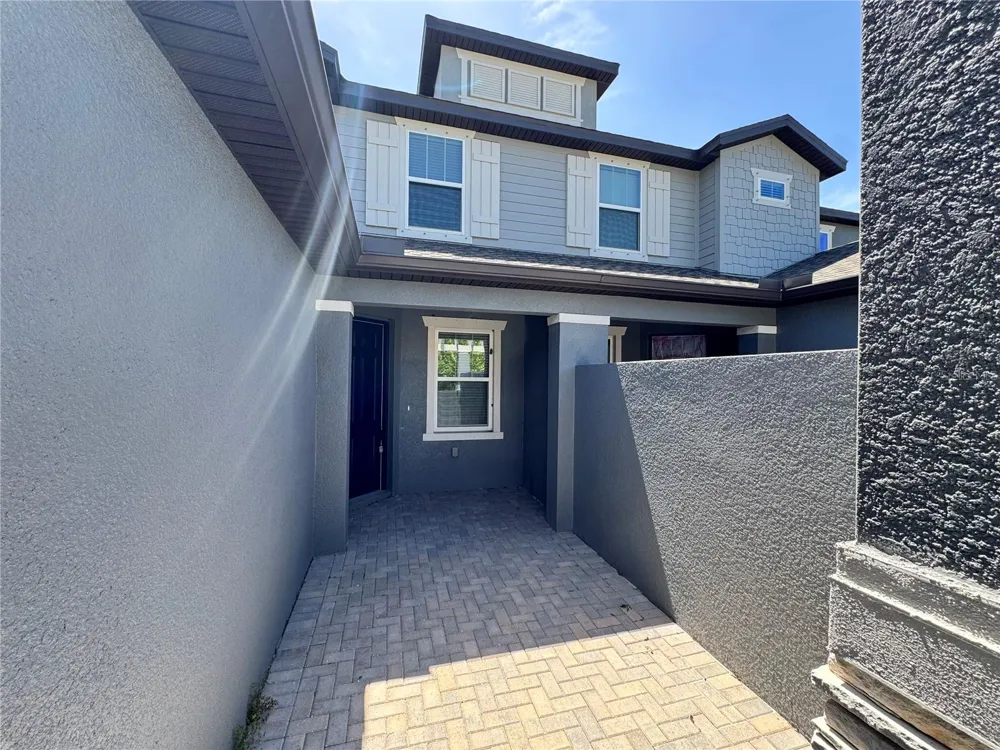 345 VILLA CORTE DRIVE Lutz, FL 33549