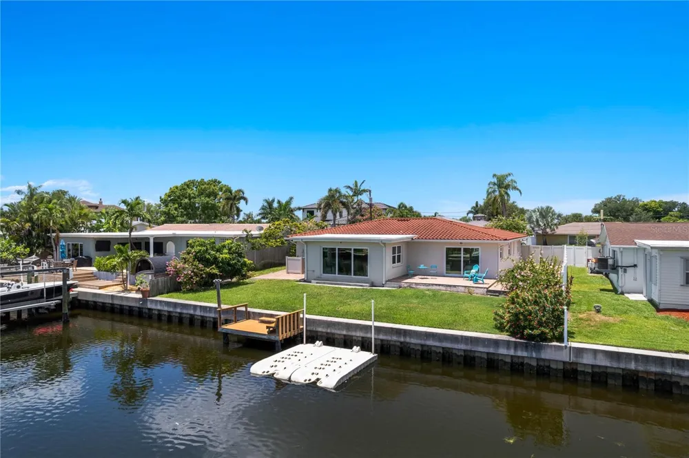 4425 13TH WAY NE St Petersburg, FL 33703
