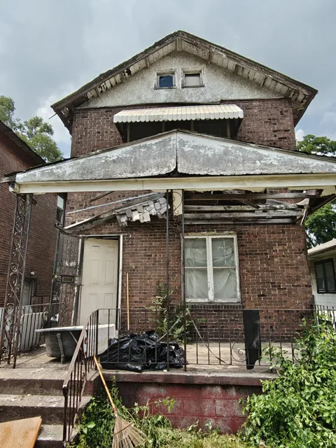 216 Ellsworth Street