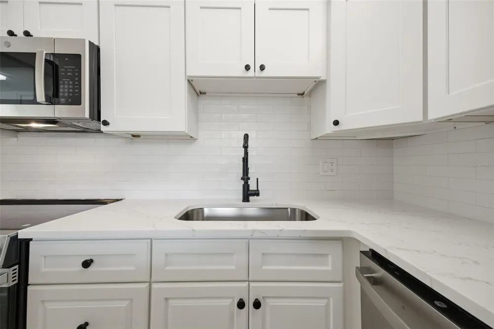 7465 BAY ISLAND DRIVE S #112 South Pasadena, FL 33707