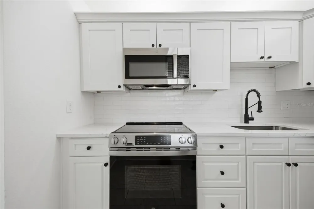 7465 BAY ISLAND DRIVE S #112 South Pasadena, FL 33707