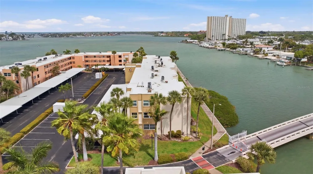 7465 BAY ISLAND DRIVE S #112 South Pasadena, FL 33707