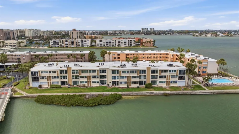 7465 BAY ISLAND DRIVE S #112 South Pasadena, FL 33707