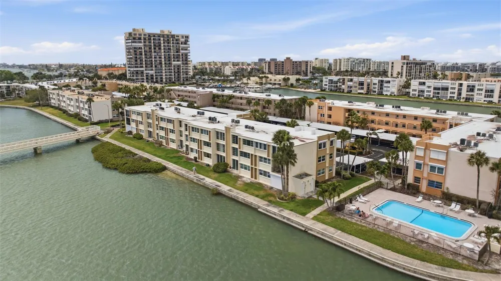 7465 BAY ISLAND DRIVE S #112 South Pasadena, FL 33707