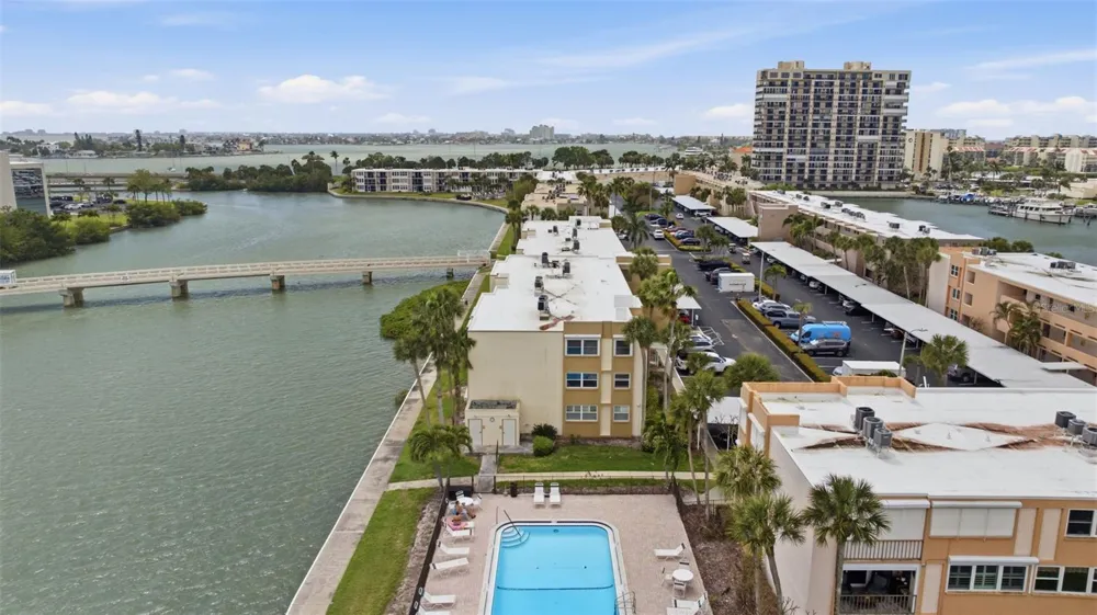 7465 BAY ISLAND DRIVE S #112 South Pasadena, FL 33707