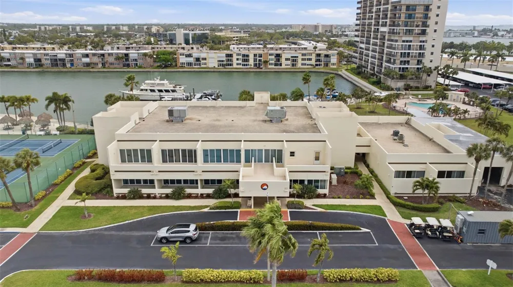 7465 BAY ISLAND DRIVE S #112 South Pasadena, FL 33707