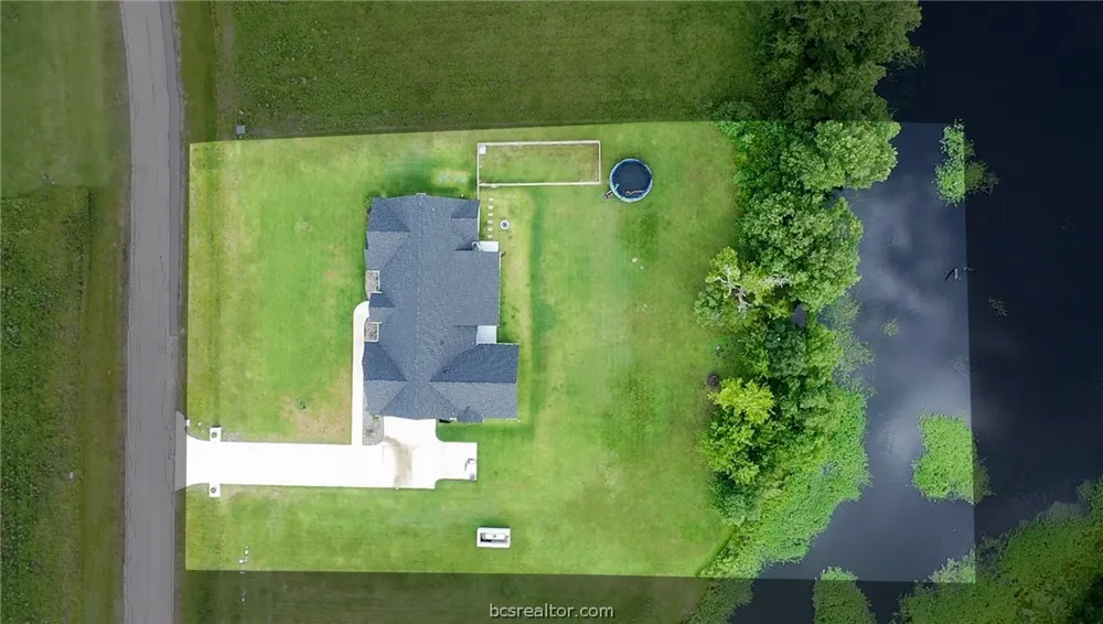 10104 Crown Point Iola, TX 77861