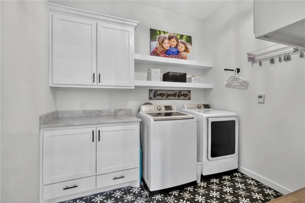 10104 Crown Point Iola, TX 77861