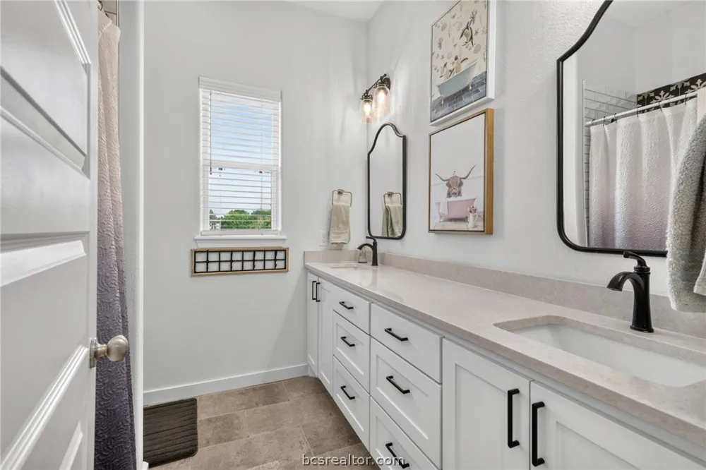 10104 Crown Point Iola, TX 77861