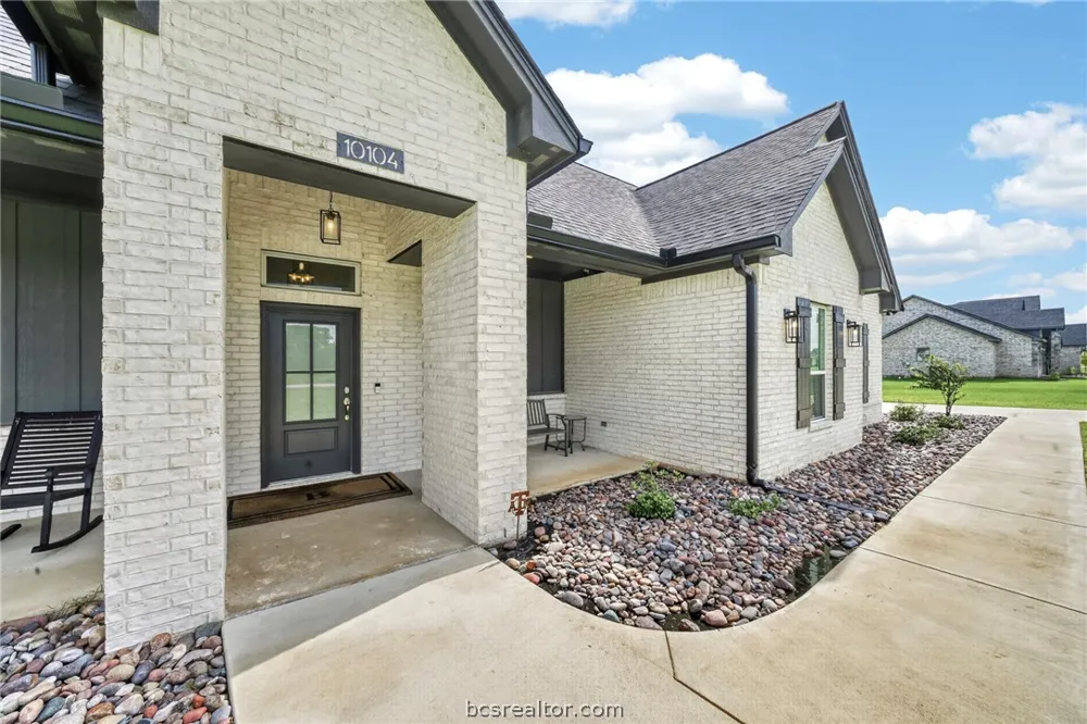 10104 Crown Point Iola, TX 77861