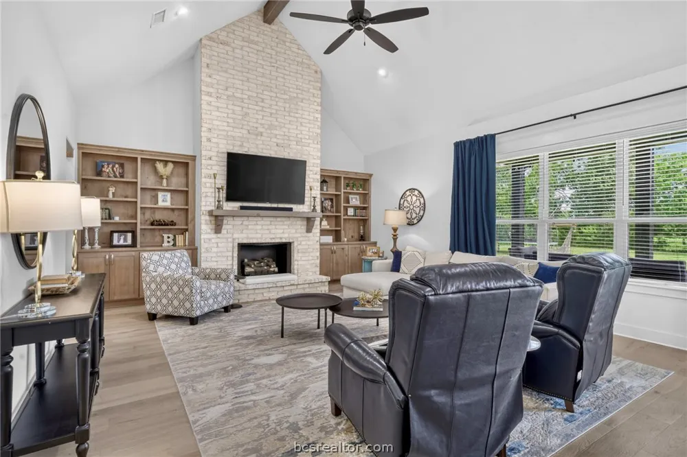 10104 Crown Point Iola, TX 77861