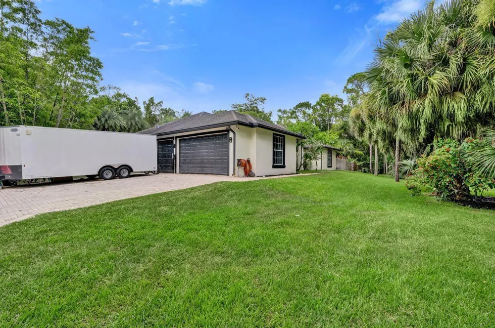 4209 180th Avenue Loxahatchee, FL 33470