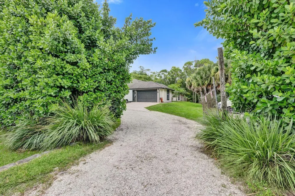 4209 180th Avenue Loxahatchee, FL 33470