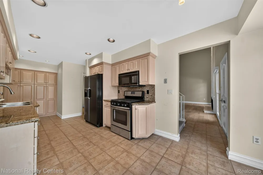 22045 Shore Pointe Lane #60 St Clair Shores City, MI 48080
