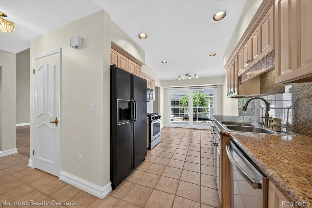 22045 Shore Pointe Lane #60 St Clair Shores City, MI 48080