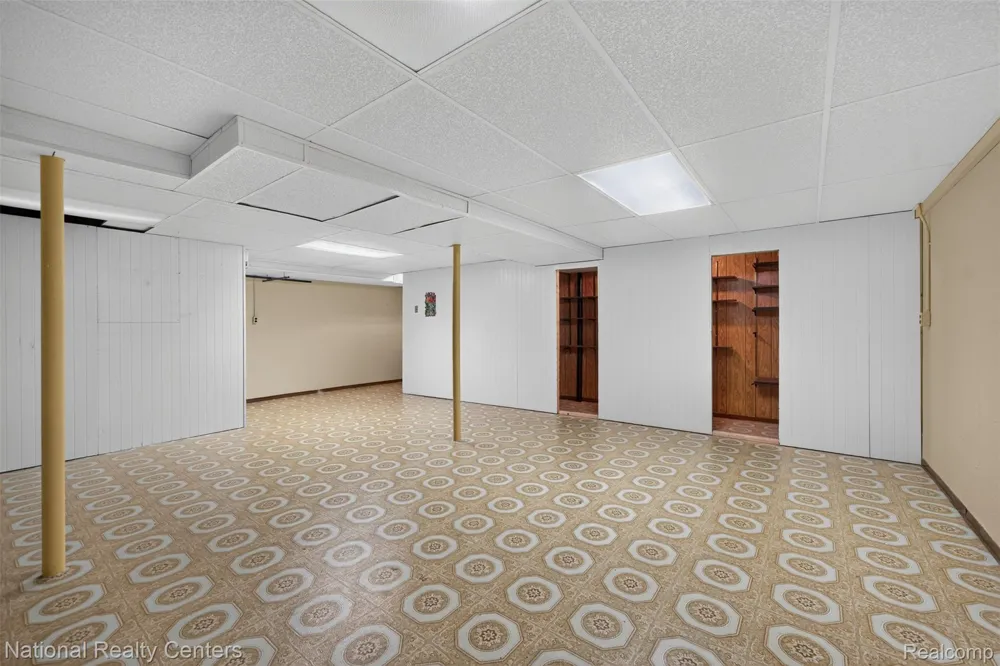 22045 Shore Pointe Lane #60 St Clair Shores City, MI 48080