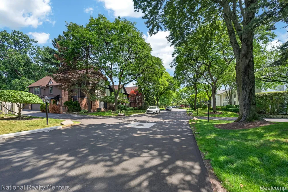 22045 Shore Pointe Lane #60 St Clair Shores City, MI 48080
