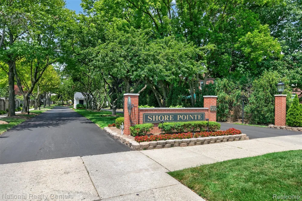 22045 Shore Pointe Lane #60 St Clair Shores City, MI 48080