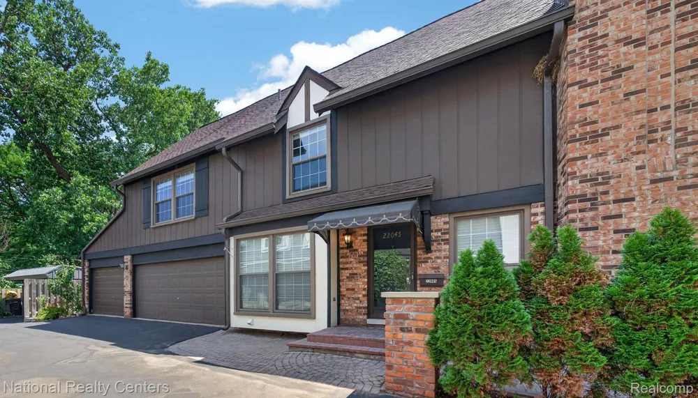 22045 Shore Pointe Lane #60 St Clair Shores City, MI 48080
