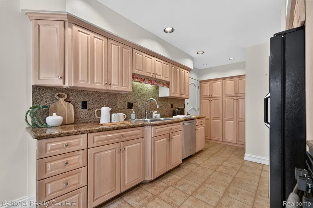 22045 Shore Pointe Lane #60 St Clair Shores City, MI 48080