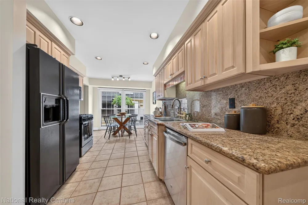 22045 Shore Pointe Lane #60 St Clair Shores City, MI 48080