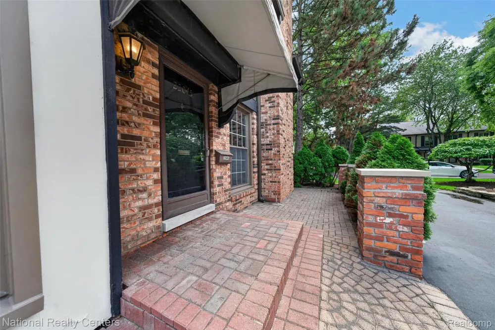 22045 Shore Pointe Lane #60 St Clair Shores City, MI 48080