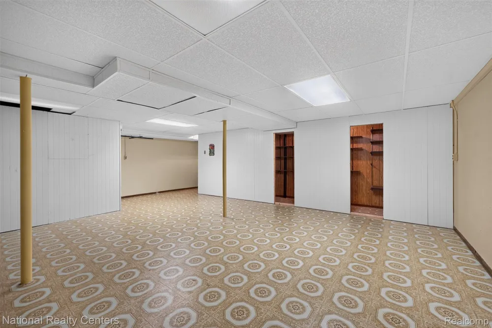 22045 Shore Pointe Lane #60 St Clair Shores City, MI 48080