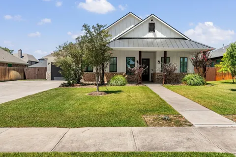 1931 Spanish Moss Drive