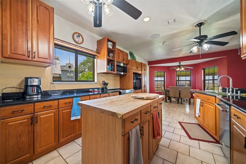 4931 Fm 1781 Rockport, TX 78382